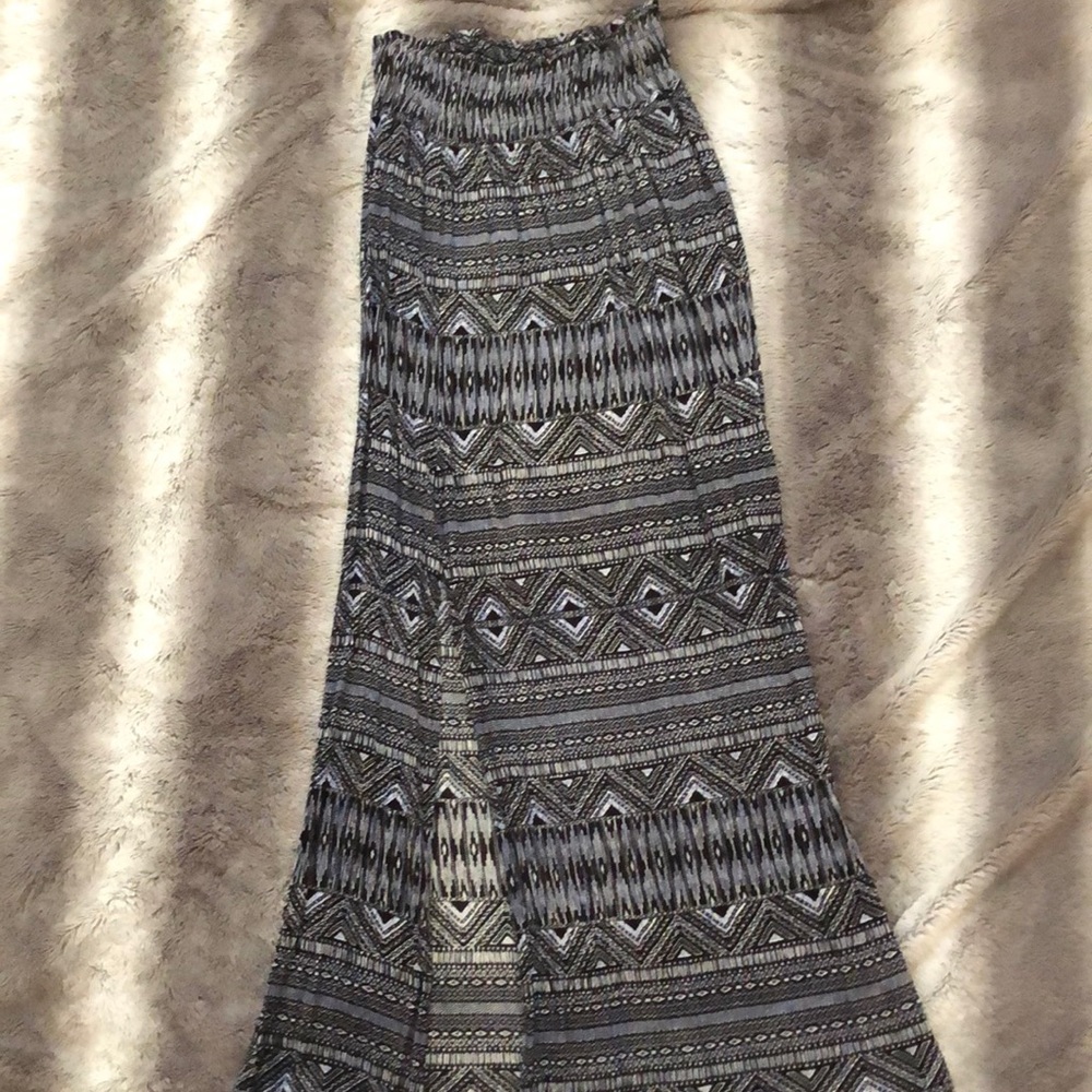 Navy blue & white geometric print maxi skirt